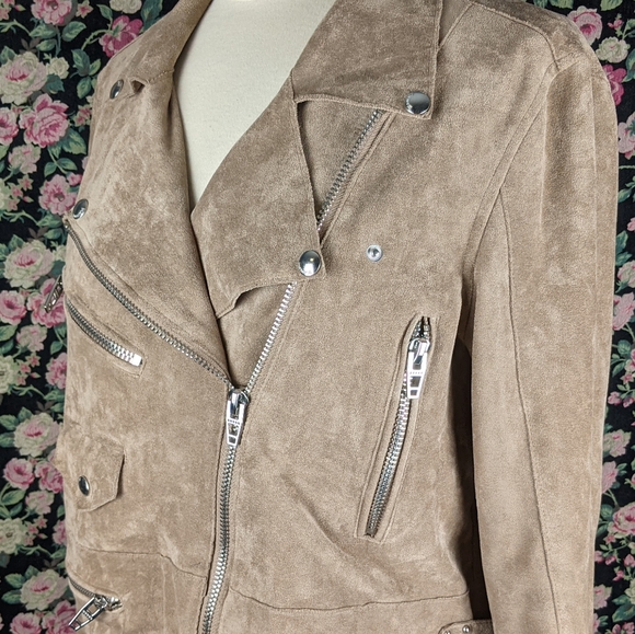 ✨SOLD✨BLANKNYC Faux Suede Moto Jacket Brick - Picture 3 of 12